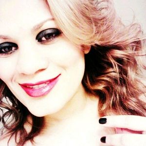 Meet your Posher, Eva